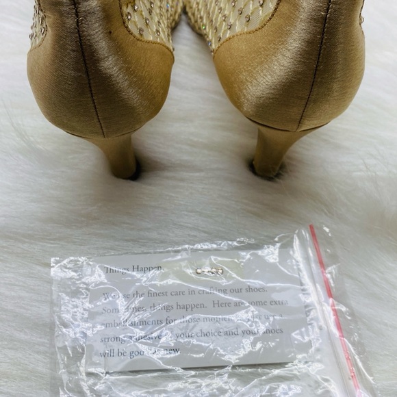 Adrianna Papell Dress Shoes Womens Size 7.5 High Kitten Heel Gold Nude Mesh - Picture 6 of 8